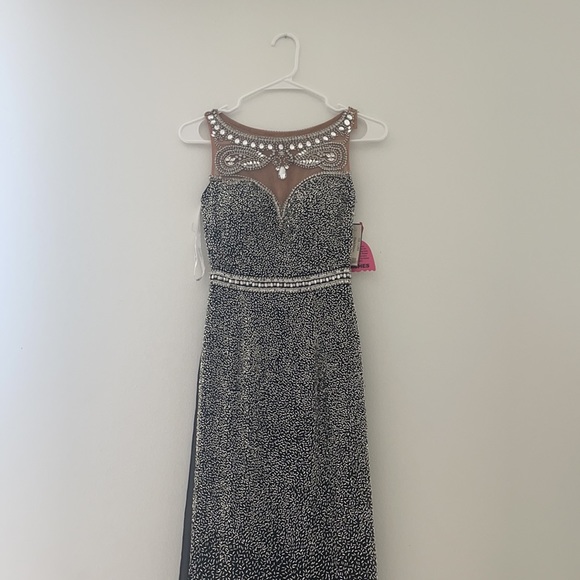 Sherri Hill Prom Dress - Picture 8 of 15